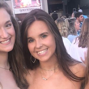 Meet your Posher, Isabelle